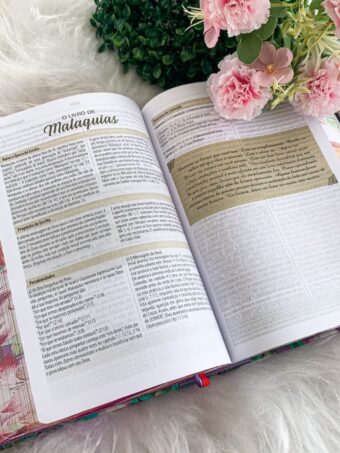 Bíblia de Estudo Spurgeon | King James 1611 | Letra Grande | Luxo | Floral Feminina